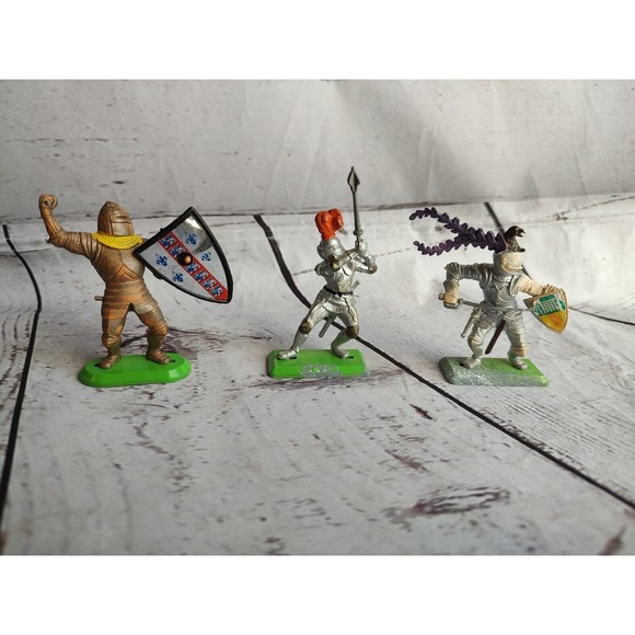 BRITAINS Deetail 1971 & 1987 Medieval Knights Crusader Lot 3 Figurine - Picture 1 of 8